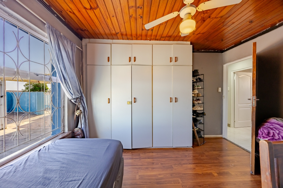4 Bedroom Property for Sale in Bothasig Western Cape